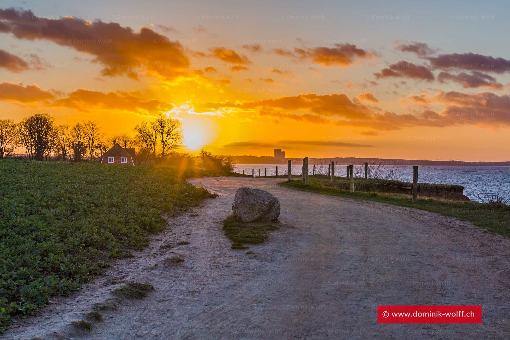 Bild + Foto - Sonnenuntergang hinter Niendorf/Ostsee